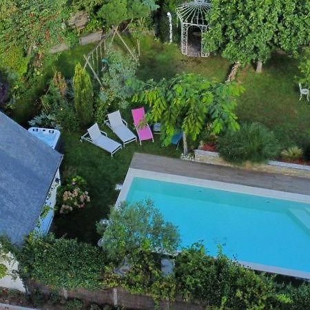 モンバゾンン Logis Du Lievre D'Or Bed & Breakfast エクステリア 写真