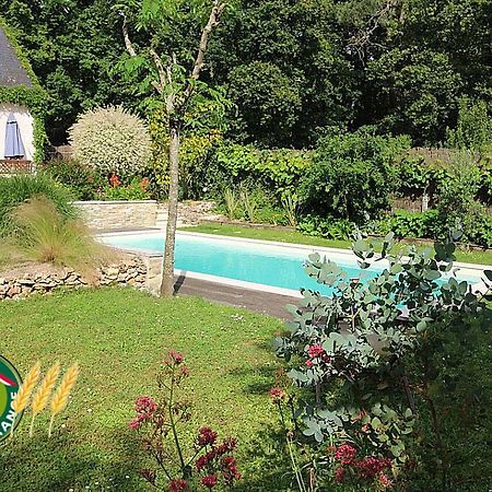 モンバゾンン Logis Du Lievre D'Or Bed & Breakfast エクステリア 写真