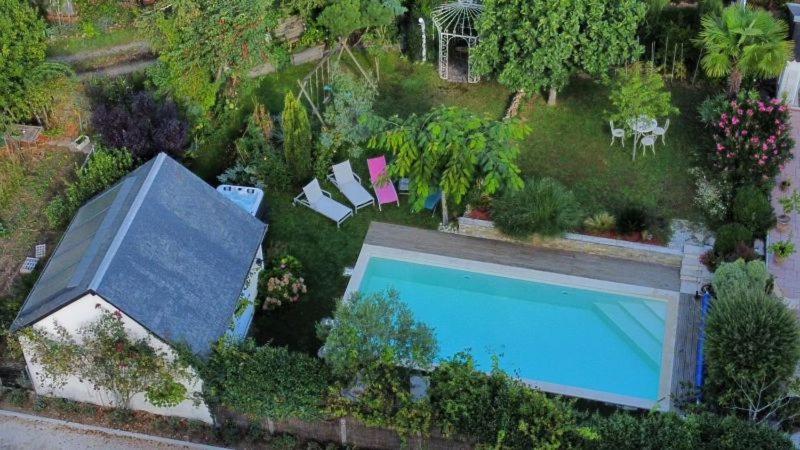 モンバゾンン Logis Du Lievre D'Or Bed & Breakfast エクステリア 写真