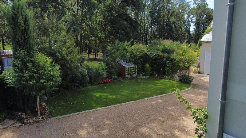 モンバゾンン Logis Du Lievre D'Or Bed & Breakfast エクステリア 写真