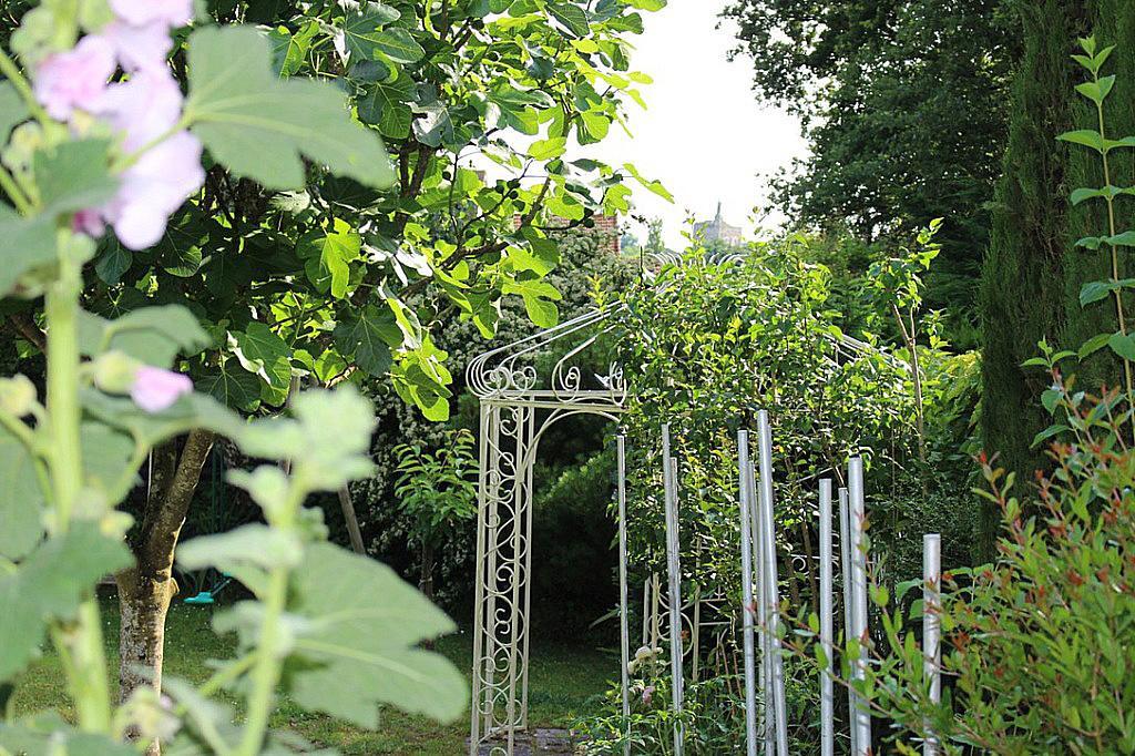 モンバゾンン Logis Du Lievre D'Or Bed & Breakfast エクステリア 写真