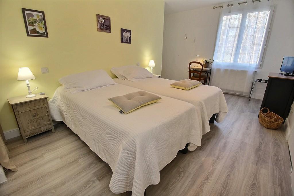 モンバゾンン Logis Du Lievre D'Or Bed & Breakfast エクステリア 写真