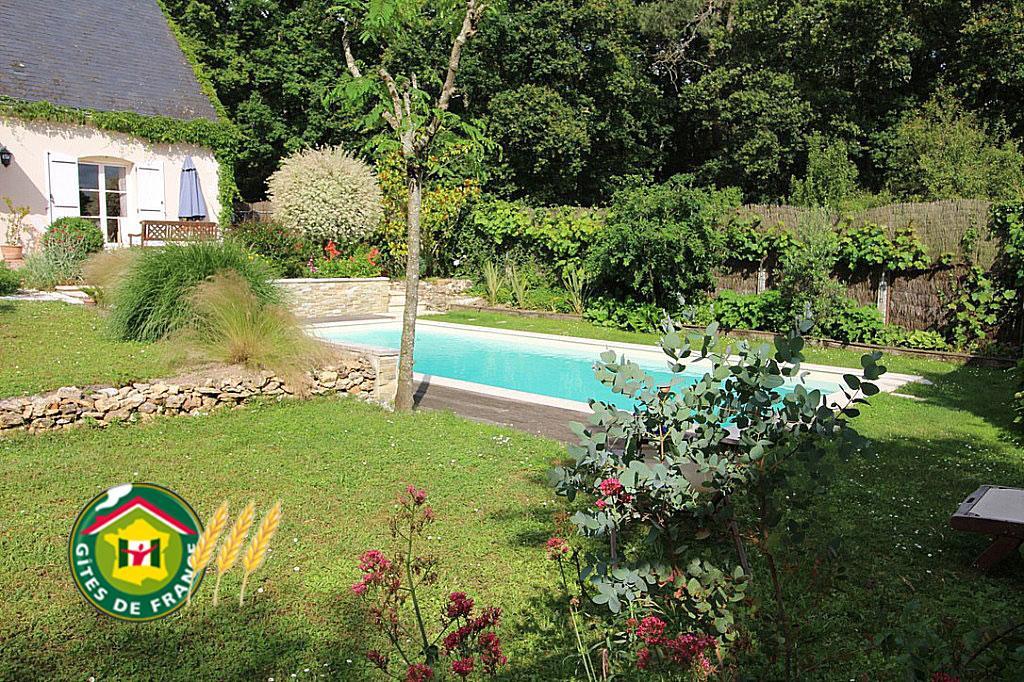 モンバゾンン Logis Du Lievre D'Or Bed & Breakfast エクステリア 写真