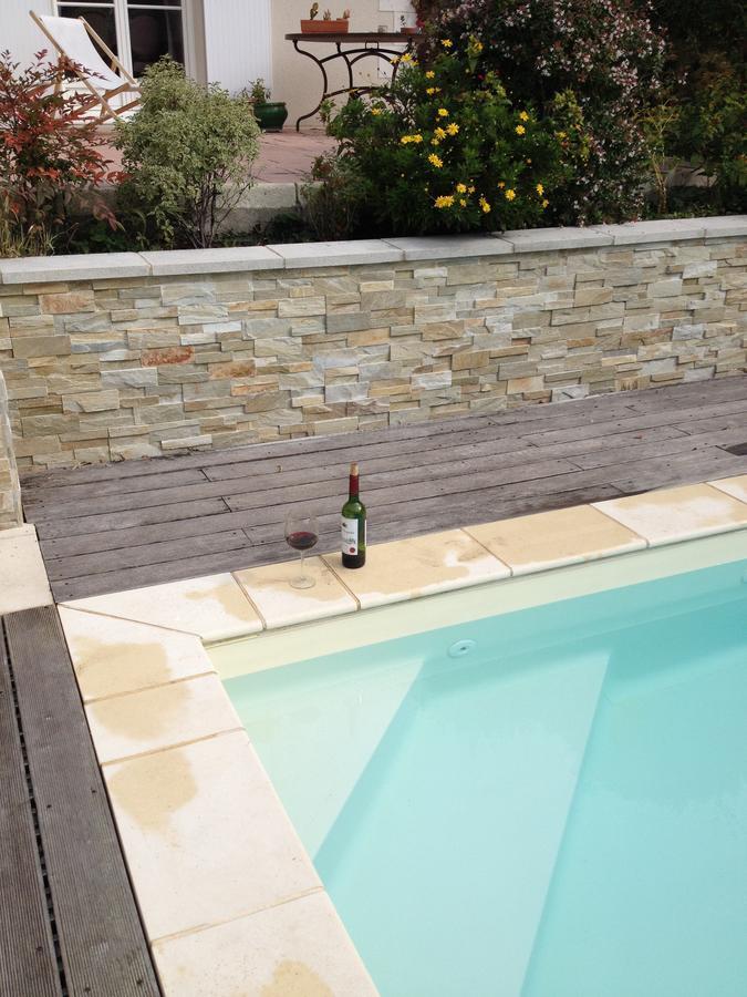 モンバゾンン Logis Du Lievre D'Or Bed & Breakfast エクステリア 写真